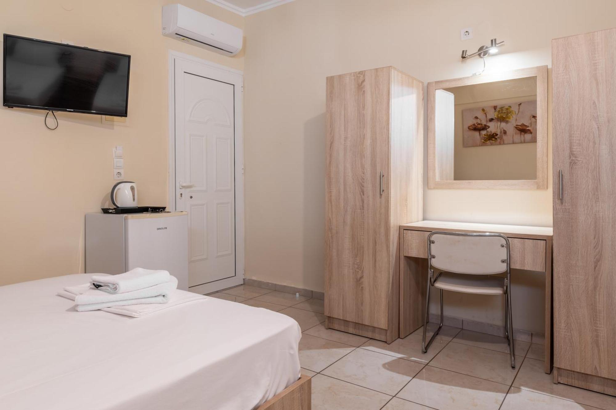 Fontana Luxury Rooms Mytilene Exterior photo